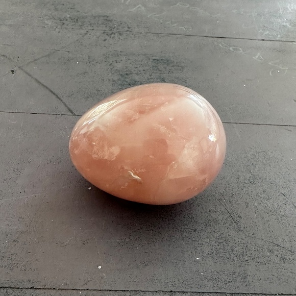 Rose Quarts Chrystal Egg New - Picture 2 of 4